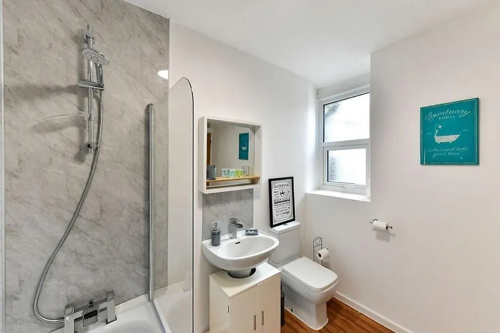 Host & Stay - Oxford Street House Swansea 0*,  United Kingdom