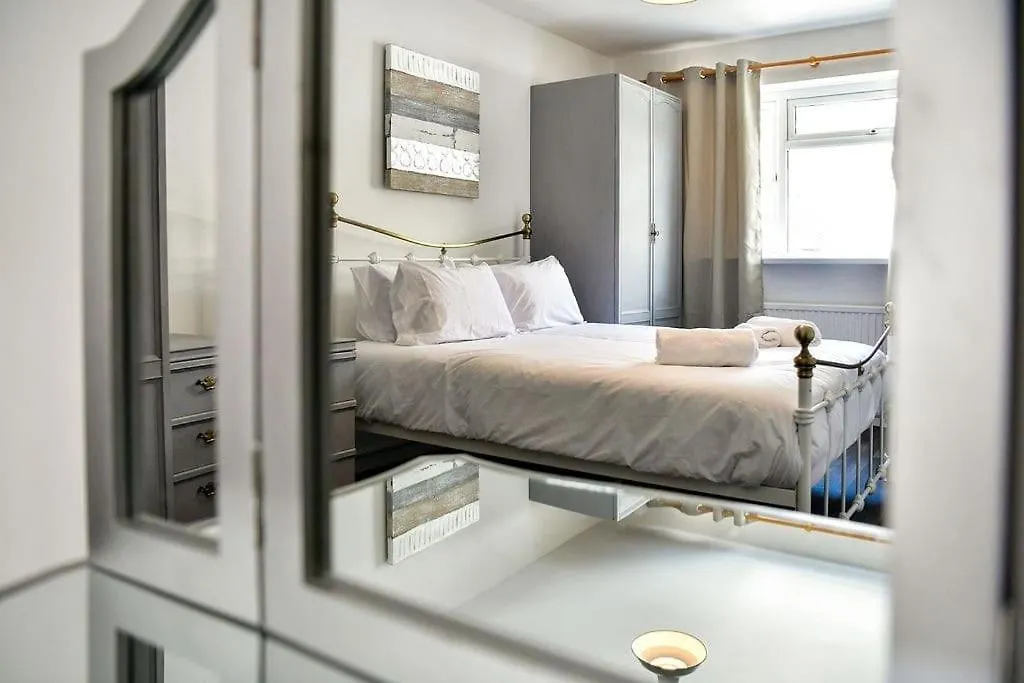 Host & Stay - Oxford Street House Swansea 0*,  United Kingdom