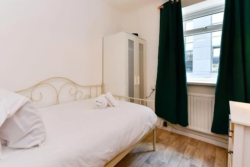 Host & Stay - Oxford Street House Swansea